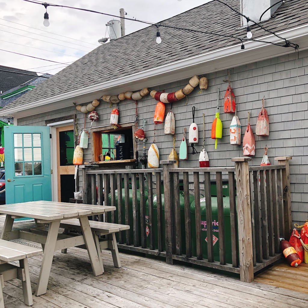 The South Shore Fish Shack | 108 Montague St, Lunenburg, NS B0J 2C0, Canada | Phone: (902) 634-3232