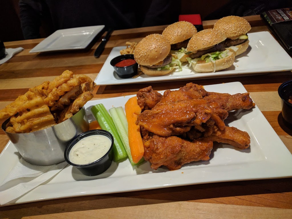 Shoeless Joes Sports Grill | 80 Courtneypark Dr E, Mississauga, ON L5T 2Y3, Canada | Phone: (905) 256-2222