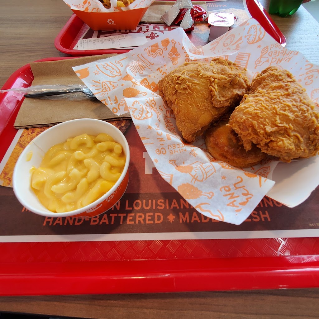 Popeyes Louisiana Kitchen | 160 Hwy 20 E, Fonthill, ON L0S 1E5, Canada | Phone: (905) 892-2223
