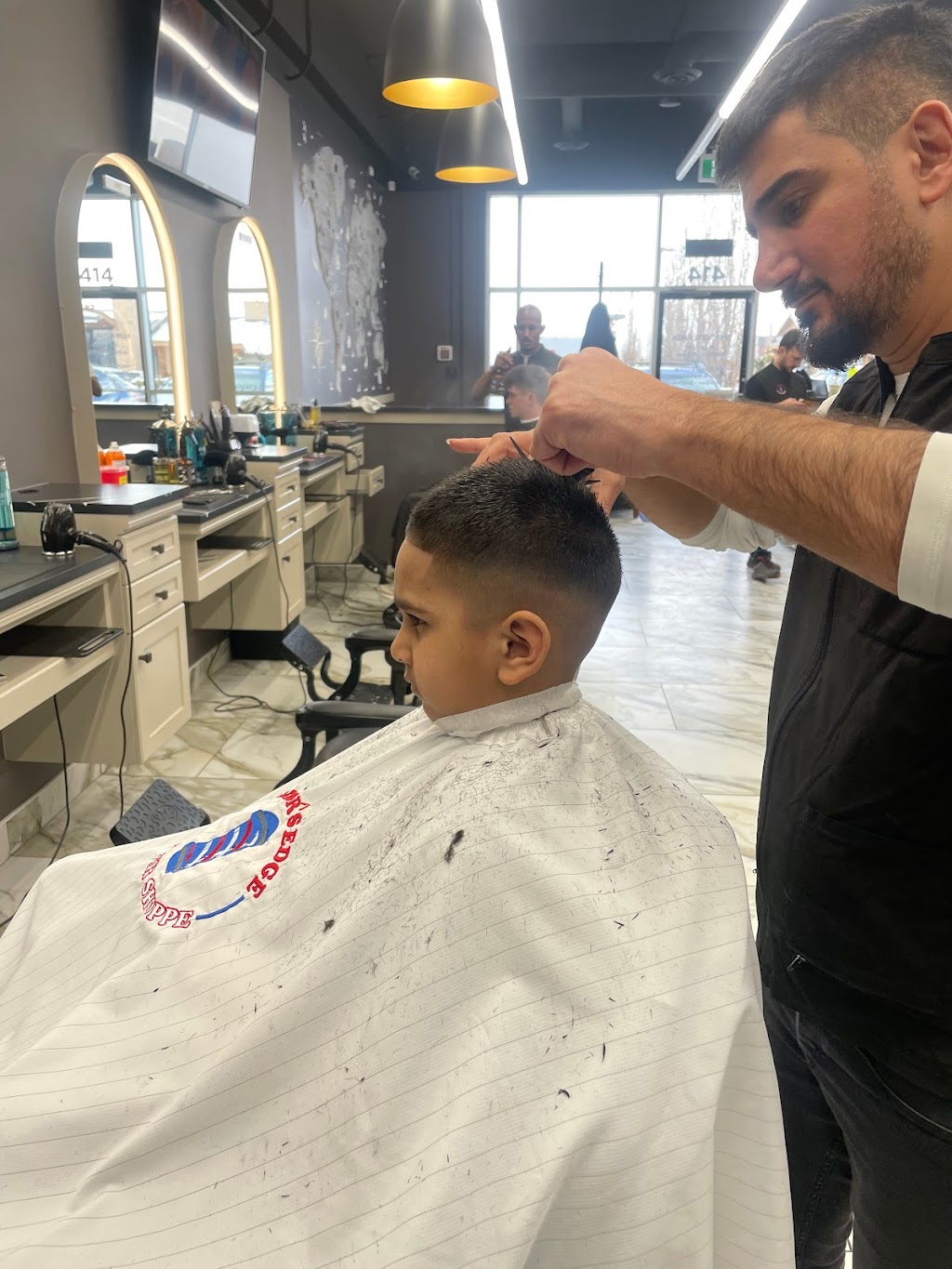 Razors Edge Barber Shoppe - South Pointe | 4600 130 Ave SE #414, Calgary, AB T2Z 0C2, Canada | Phone: (403) 454-9396