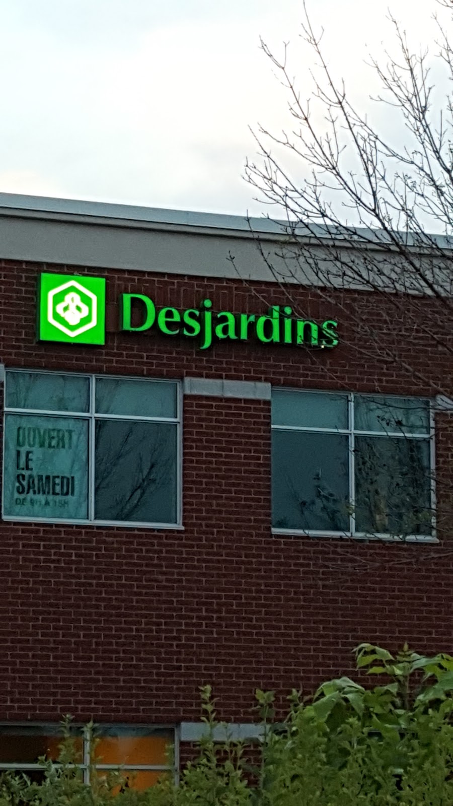 Caisse Desjardins Pierre-Boucher - Siège social | 2401 Bd Roland-Therrien, Longueuil, QC J4N 1C5, Canada | Phone: (450) 468-7411