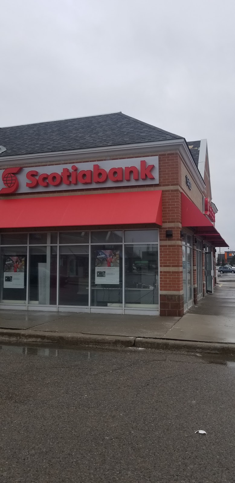 Scotiabank | 15420 Bayview Ave, Aurora, ON L4G 7J1, Canada | Phone: (905) 727-1025