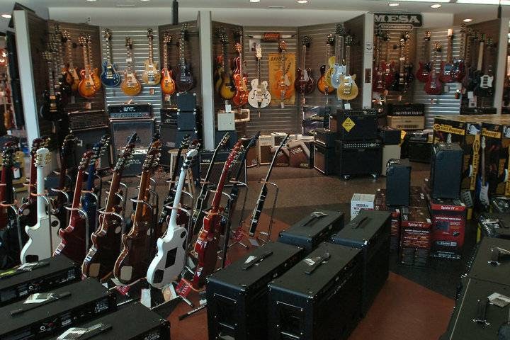 Guitarworks Inc | 7116 Macleod Trail SE, Calgary, AB T2H 0L3, Canada | Phone: (403) 216-8525