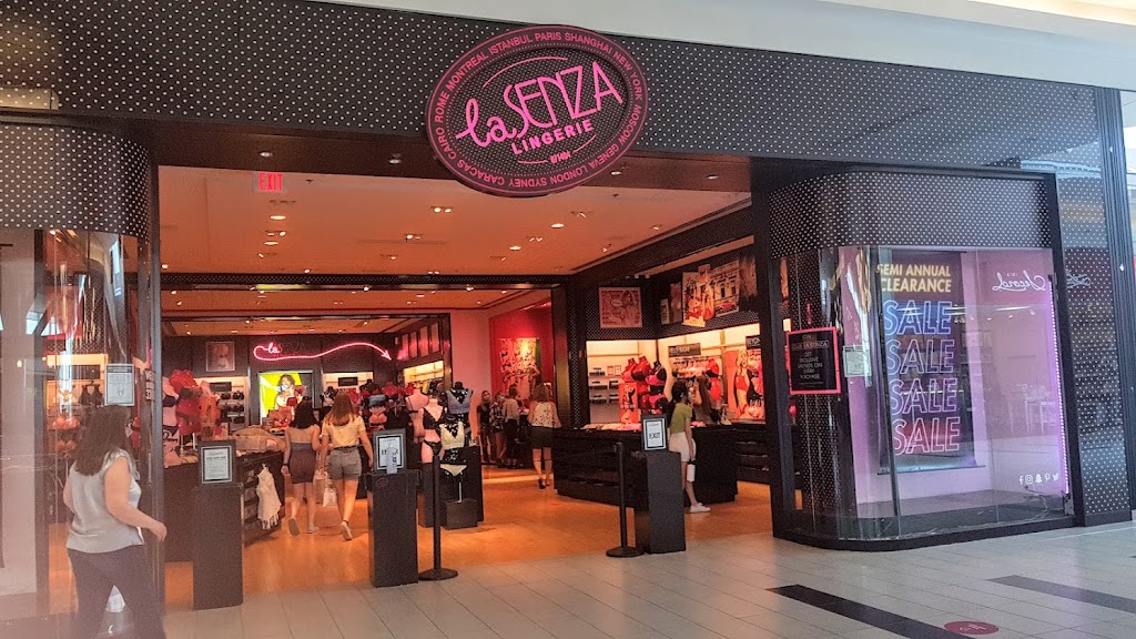 La Senza | 550 King St N, Waterloo, ON N2L 5W6, Canada | Phone: (519) 747-4906