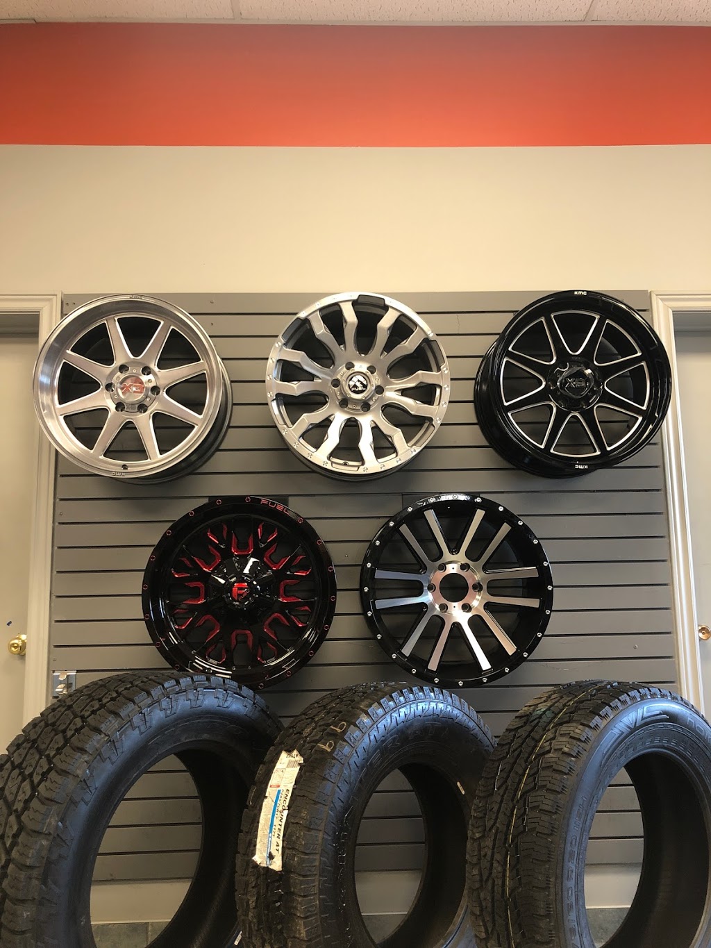 Kal Tire | 252 Talbot St W, Leamington, ON N8H 1P1, Canada | Phone: (519) 326-3278