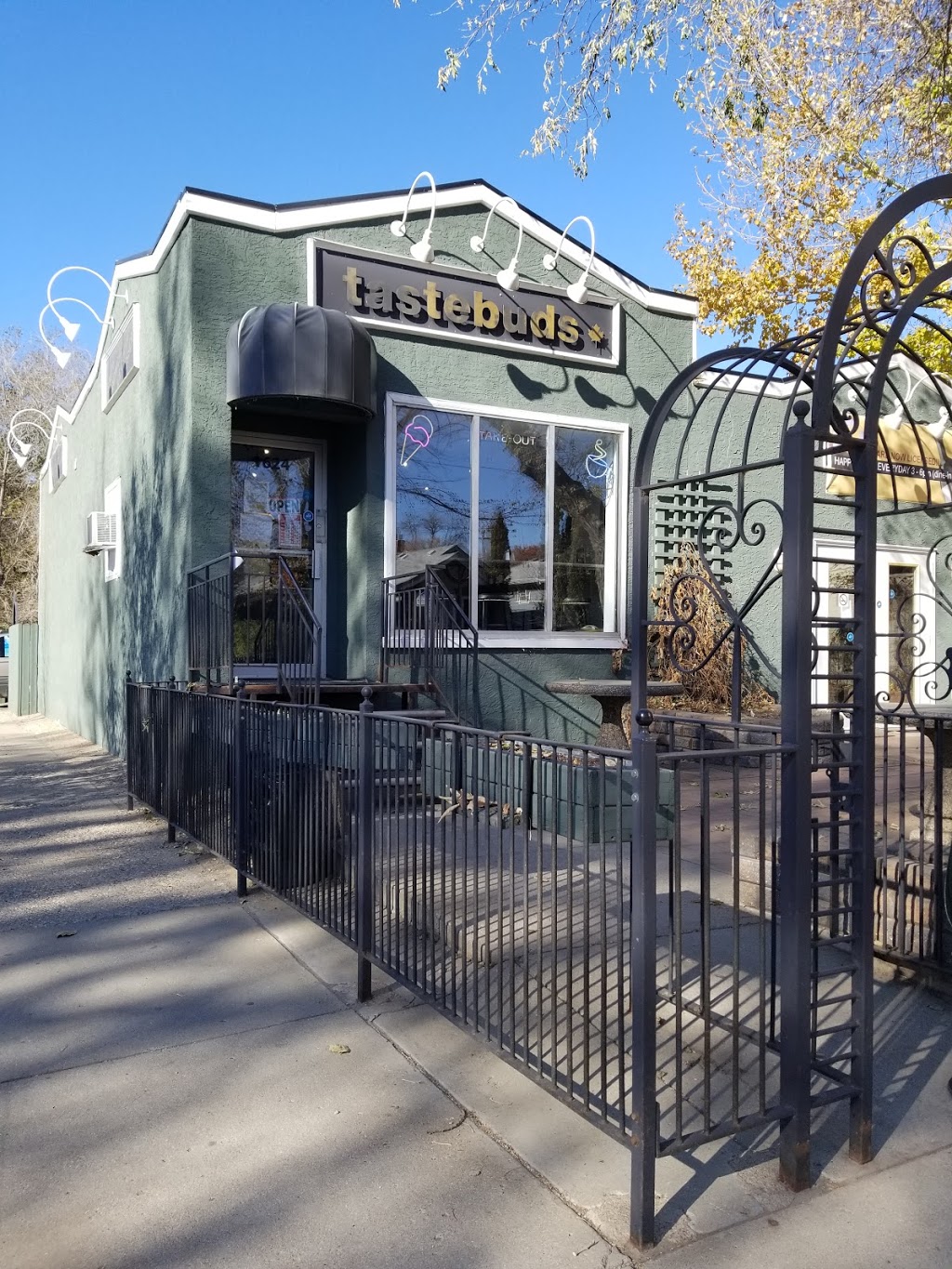 Tastebuds Cafe | 1624 Lorne Ave, Saskatoon, SK S7H 1Y1, Canada | Phone: (306) 664-6969