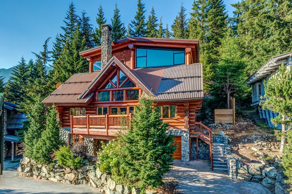 Snowridge Crescent 5/7 Bedrooms (ski-in/out) | 2593 Snowridge Crescent, Whistler, BC V0N 1B2, Canada | Phone: (604) 932-4088