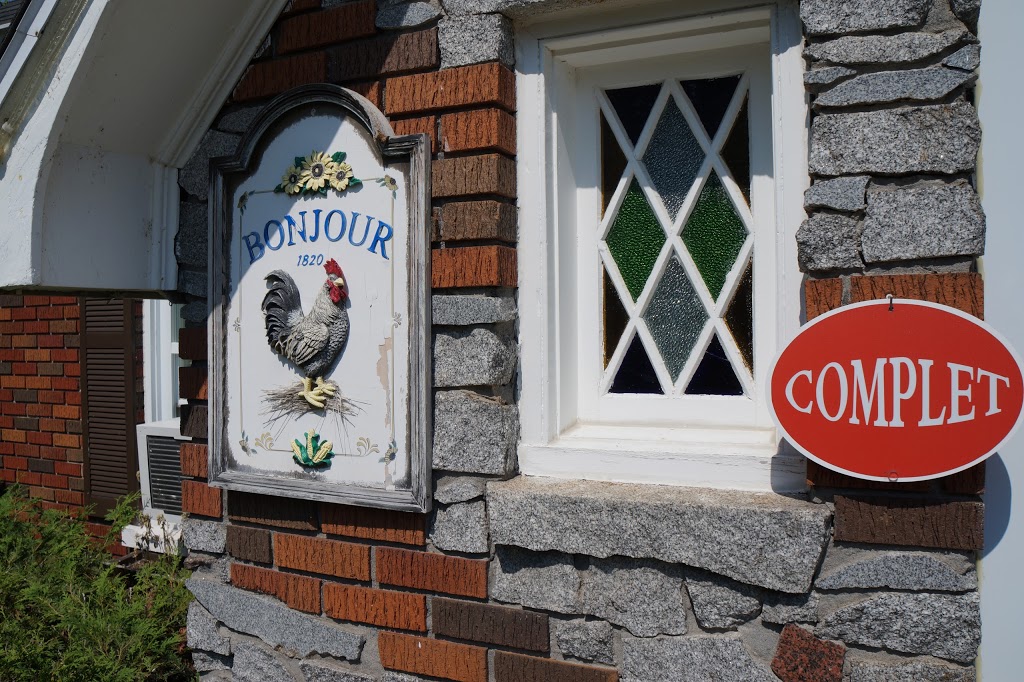 Au Coq Du Bonheur B&B | 79 Rue Bellevue Ouest, Magog, QC J1X 3H3, Canada | Phone: (819) 843-7203