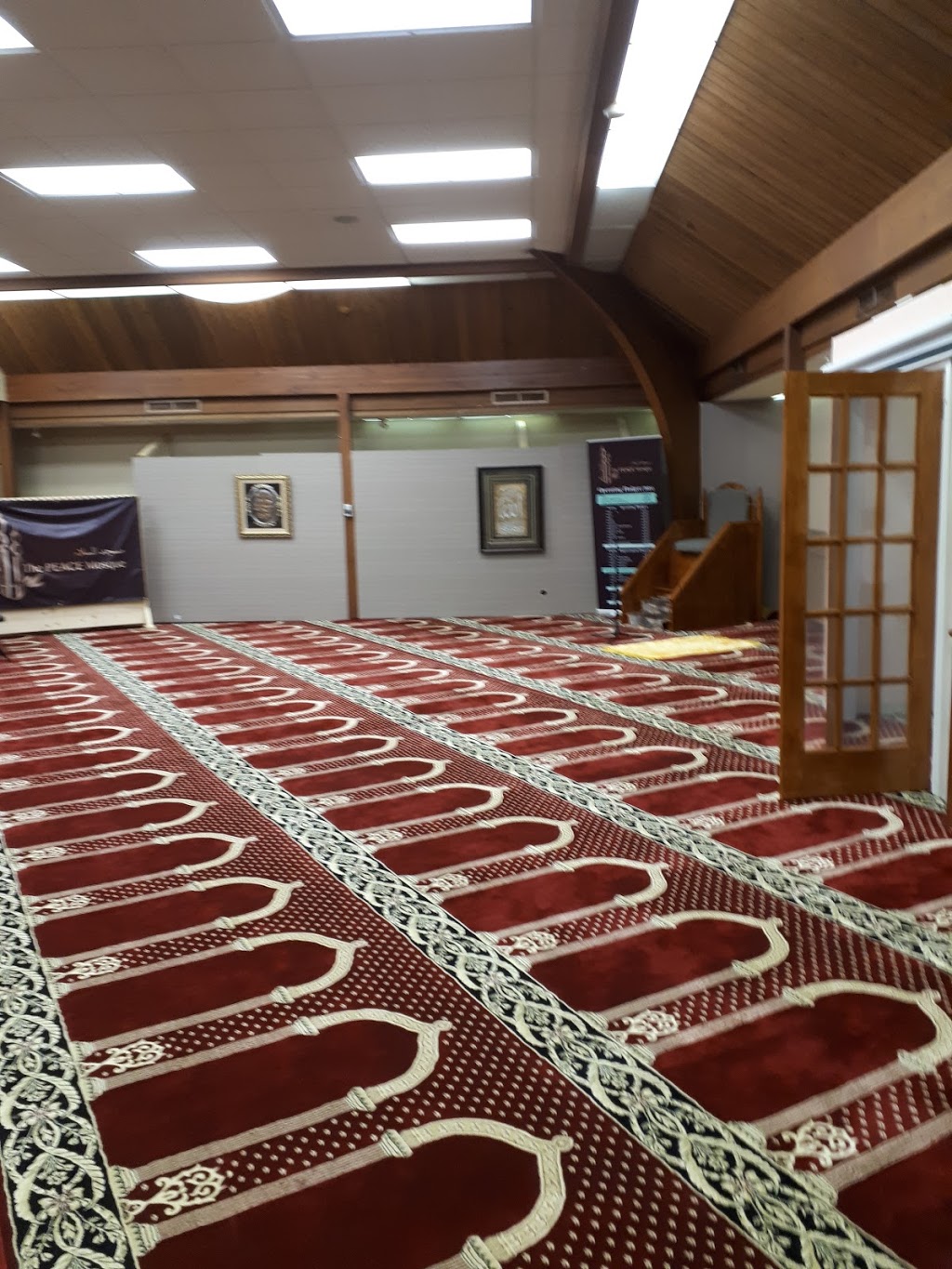 The Peace Mosque | 6735 Caledonia St, Niagara Falls, ON L2G 5A6, Canada | Phone: (647) 781-7173