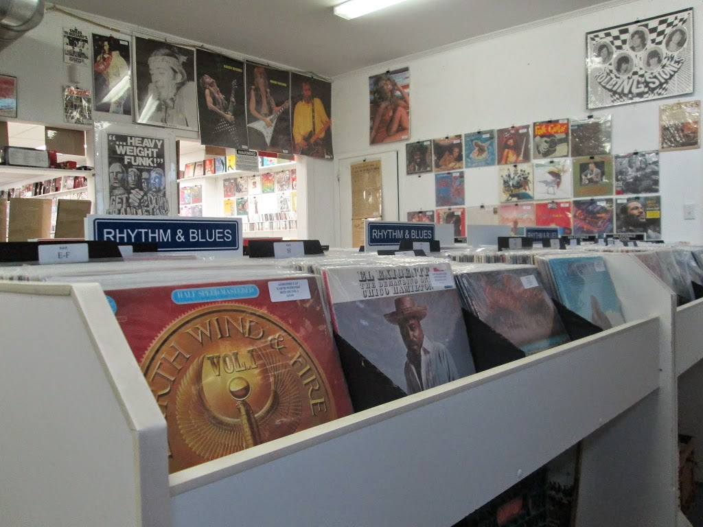 BJ Records & Nostalgia | 13 Clapperton St, Barrie, ON L4M 3E4, Canada | Phone: (705) 737-3031