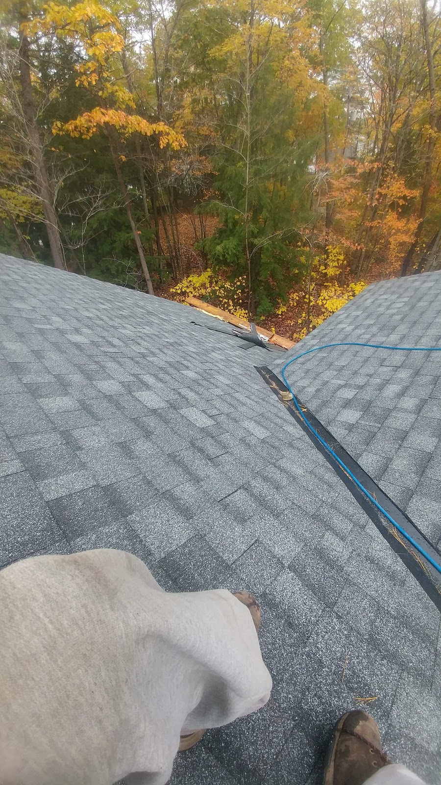 Scenic Roofing and property maintenance | 6 S Mary Lake Rd #25, Port Sydney, ON P0B 1L0, Canada | Phone: (705) 388-3995