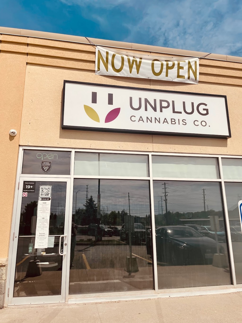 Unplug Cannabis Co. (Kanata) | 4055 Carling Ave Unit 4, Kanata, ON K2K 2A4, Canada | Phone: (613) 270-8800