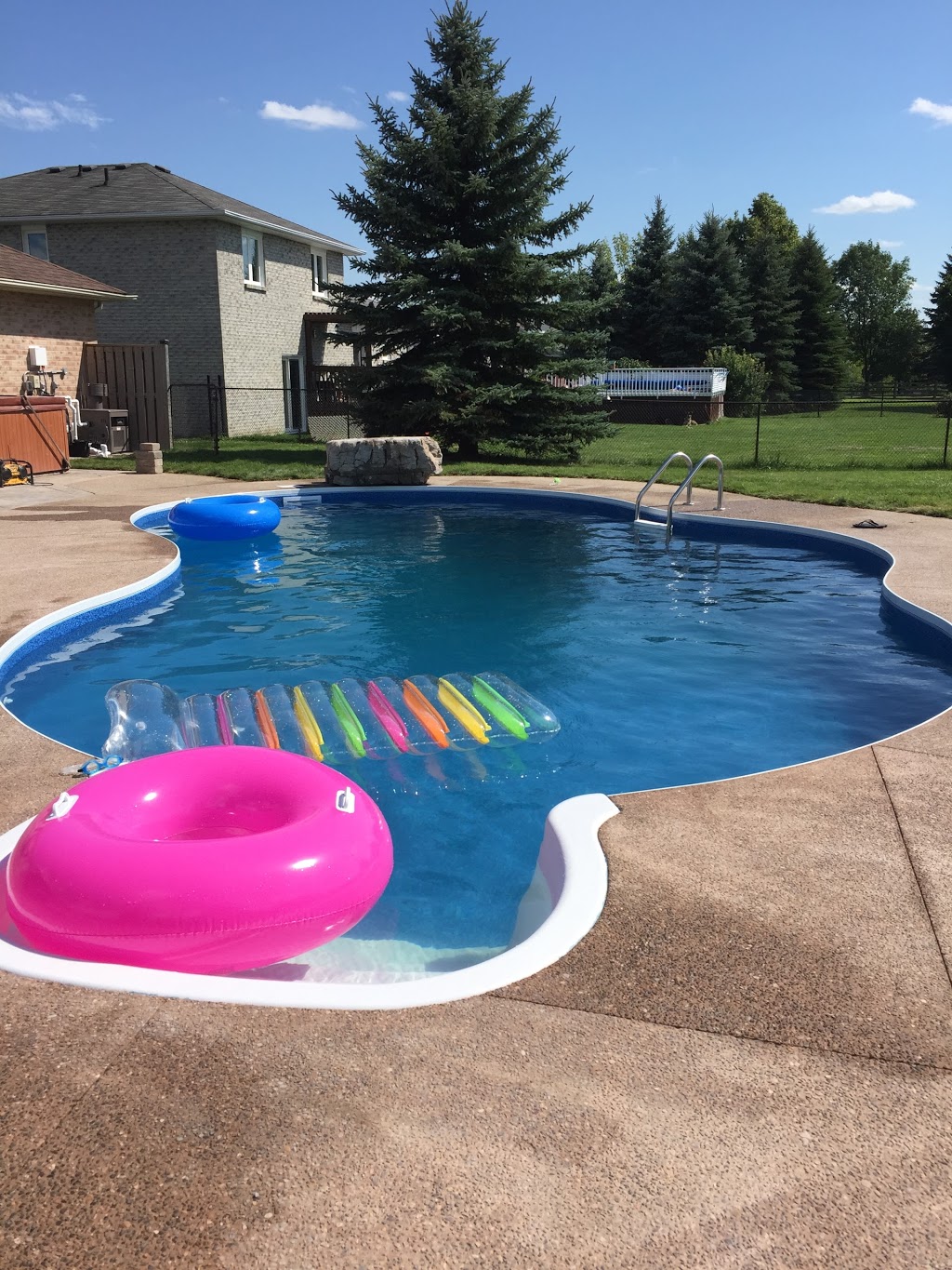 Mason Pools | 107 Pickett Crescent, Barrie, ON L4N 8C1, Canada | Phone: (705) 305-9187