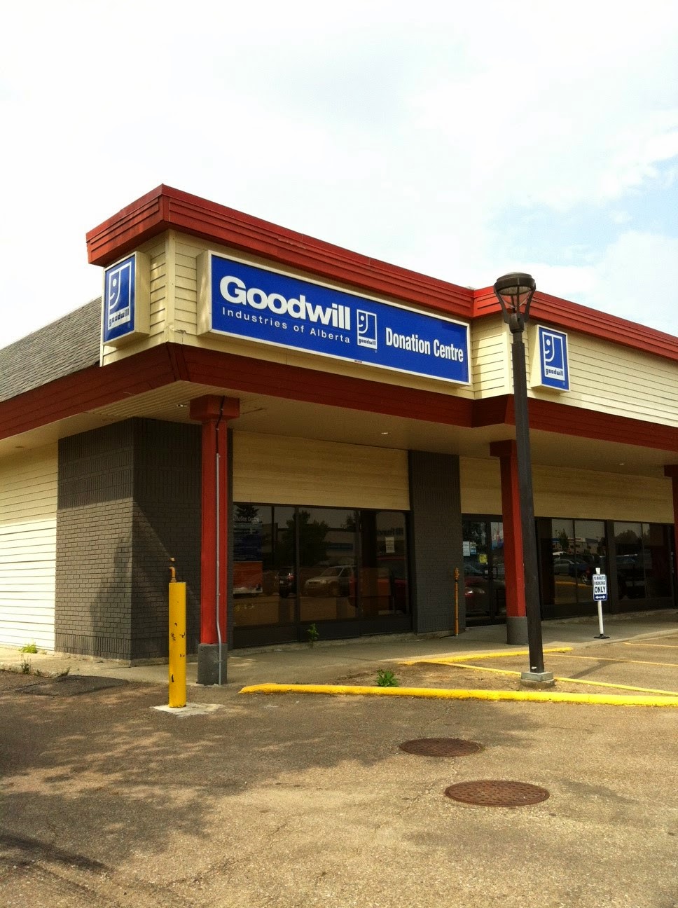 St. Albert Goodwill Donation Centre | 2530 Tudor Glen, St. Albert, AB T8N 3V3, Canada | Phone: (780) 458-5960