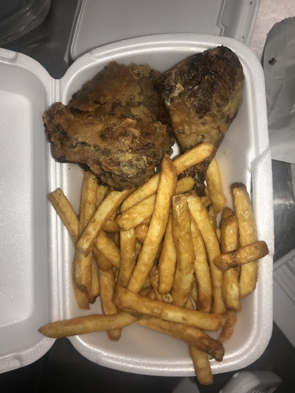 Jerkies Chicken | 105 Mann Ave, Ottawa, ON K1N 5A4, Canada | Phone: (613) 565-1055