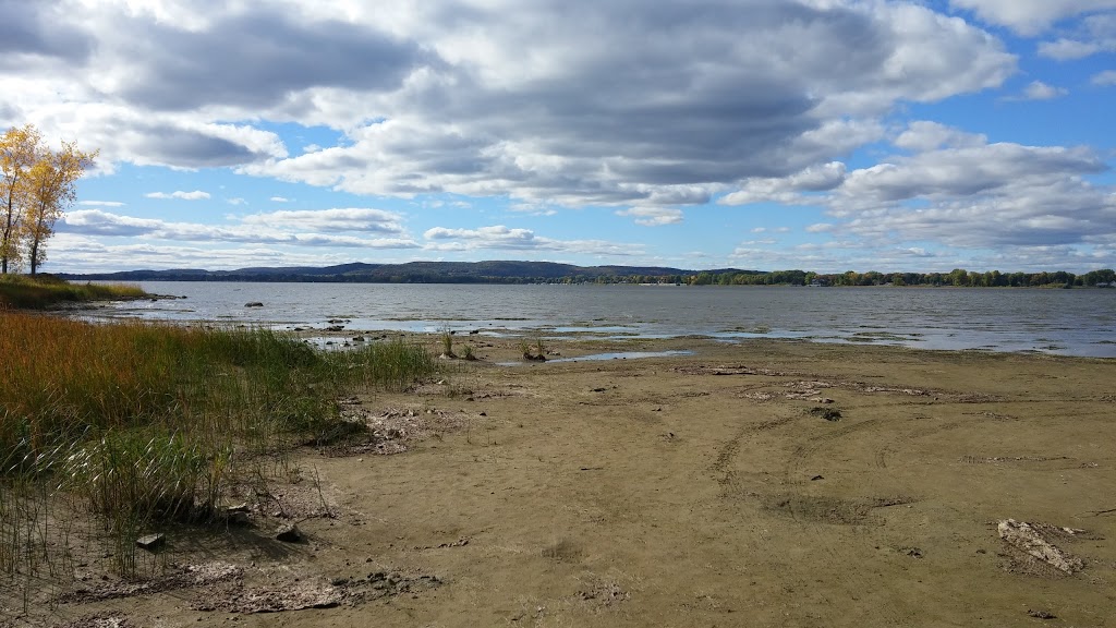 Bois-de-lÎle-Bizard Nature Park | 2115 Chemin du Bord-du-Lac, LÎle-Bizard, QC H9C 1P3, Canada | Phone: (514) 280-8517