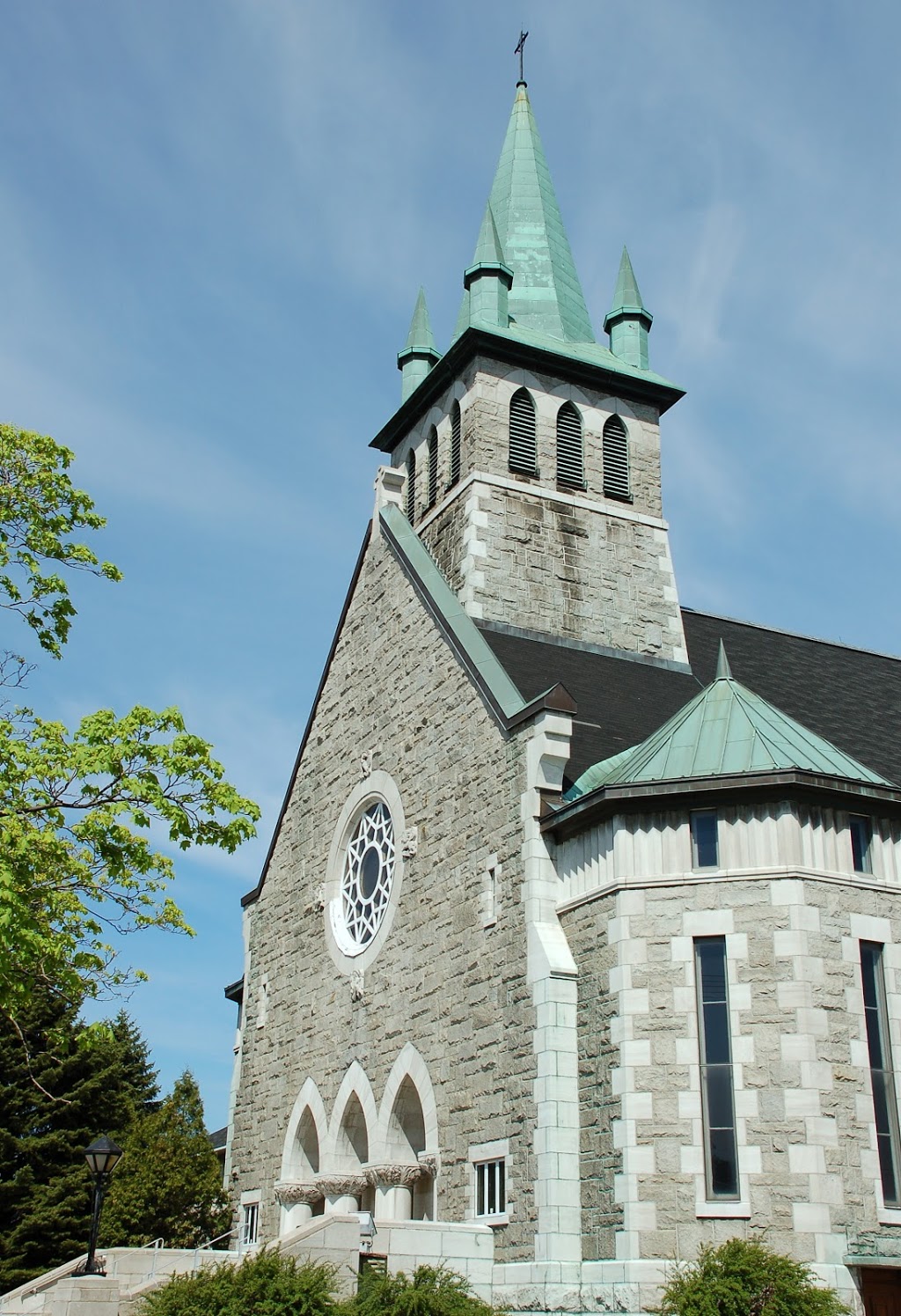 Église Très-Saint-Sacrement | 800 Rue Provost, Lachine, QC H8S 1M7, Canada | Phone: (514) 637-9994