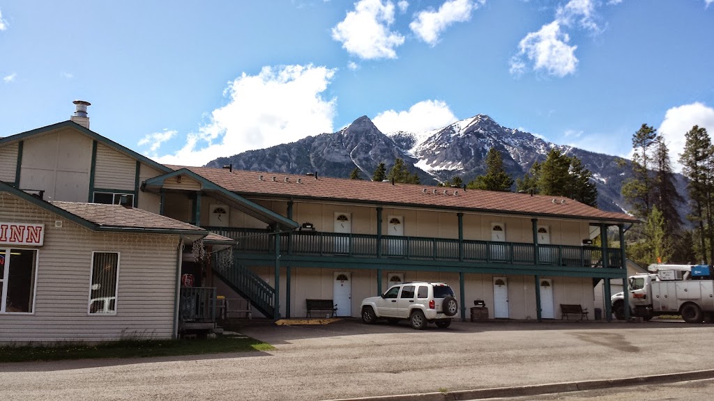 Hirock Inn | 2 Chauncey St, Elkford, BC V0B 1H0, Canada | Phone: (250) 865-2226