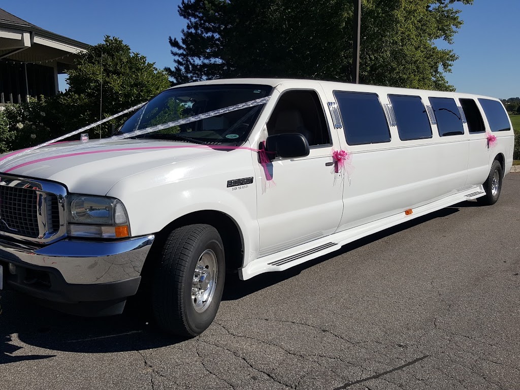 Queens Limousine | Jasper dr., Aurora, ON L4G 3B6, Canada | Phone: (416) 910-4806