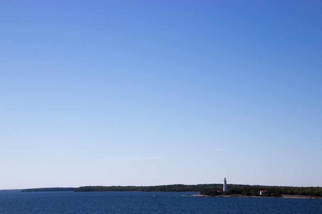 Cove Island Lighthouse | Cove Island, Northern Bruce Peninsula, ON N0H 2R0, Canada | Phone: (902) 853-3136