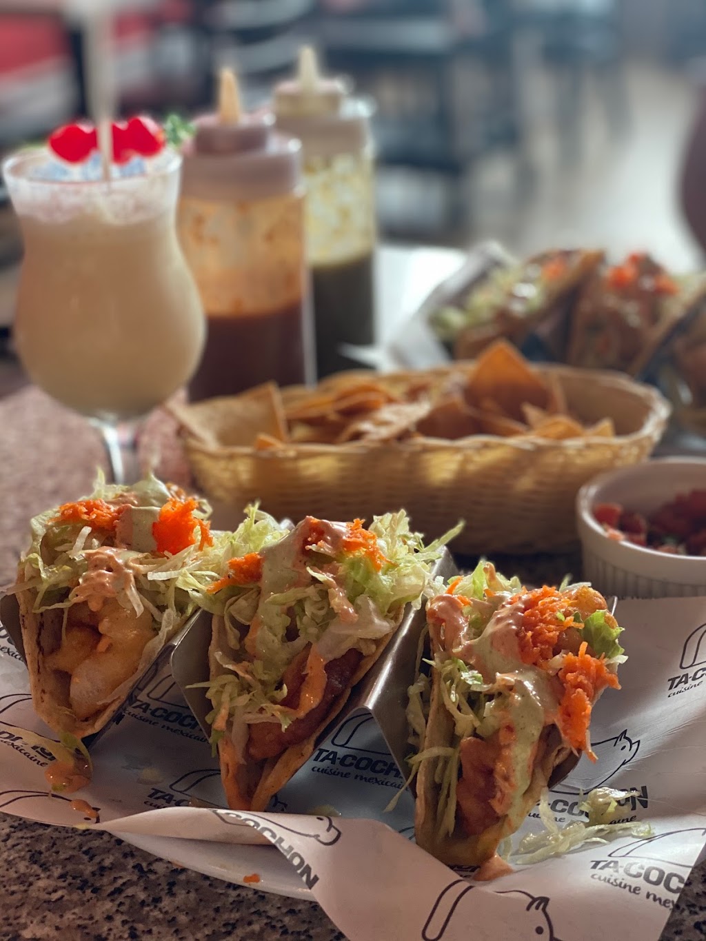 Tacochon Restaurant Mexicain | 2212 Bd du Curé-Labelle, Laval, QC H7T 1R1, Canada | Phone: (450) 934-0848