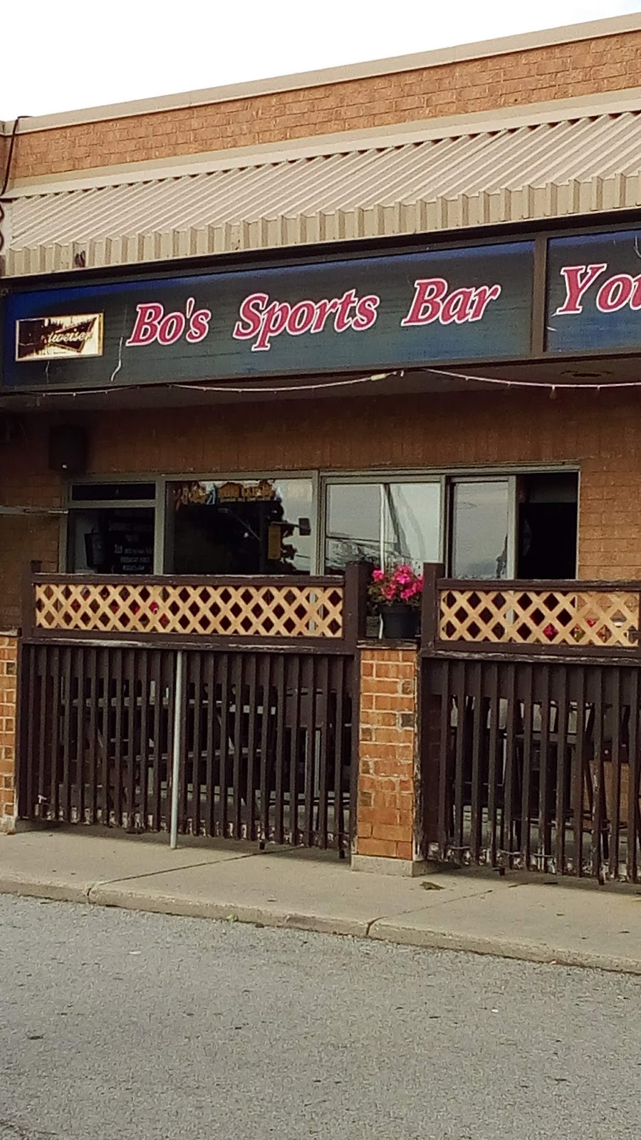 Bos Sports Bar | 419 Dundas St E, Waterdown, ON L0R 2H1, Canada | Phone: (905) 690-3133