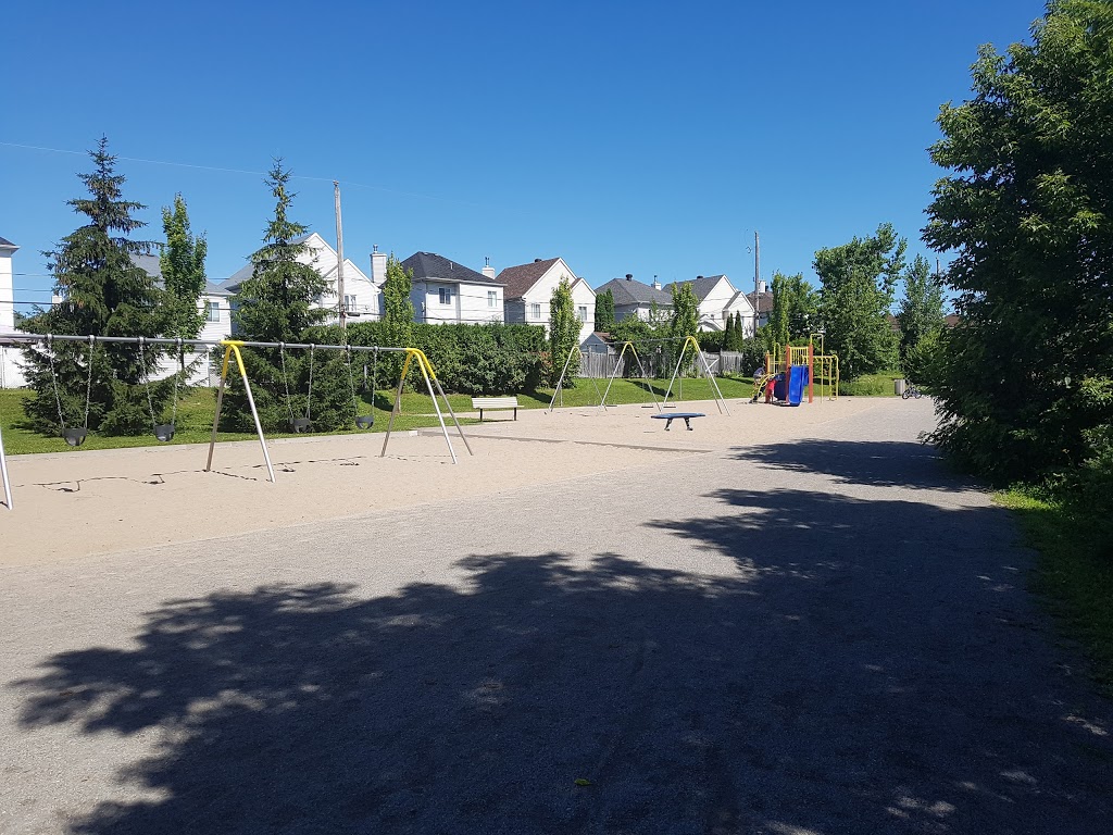 Parc des Nénuphars | Avenue des Nénuphars, Laval, QC H7Y 2C6, Canada