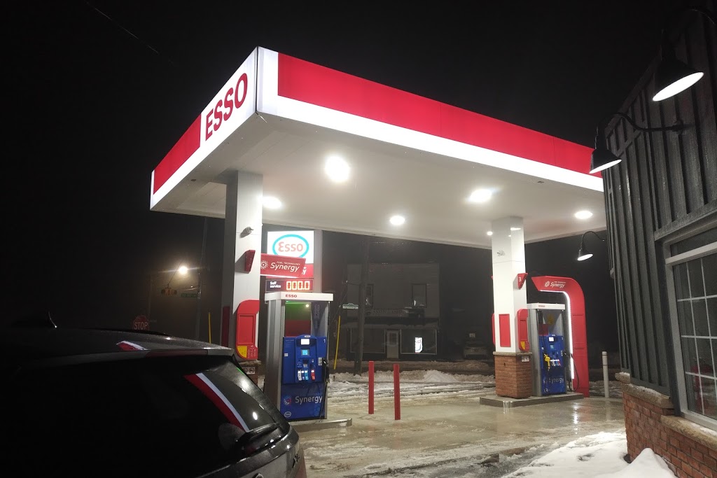 Esso | 1716 Central St, Claremont, ON L1V 1B3, Canada | Phone: (905) 649-5455