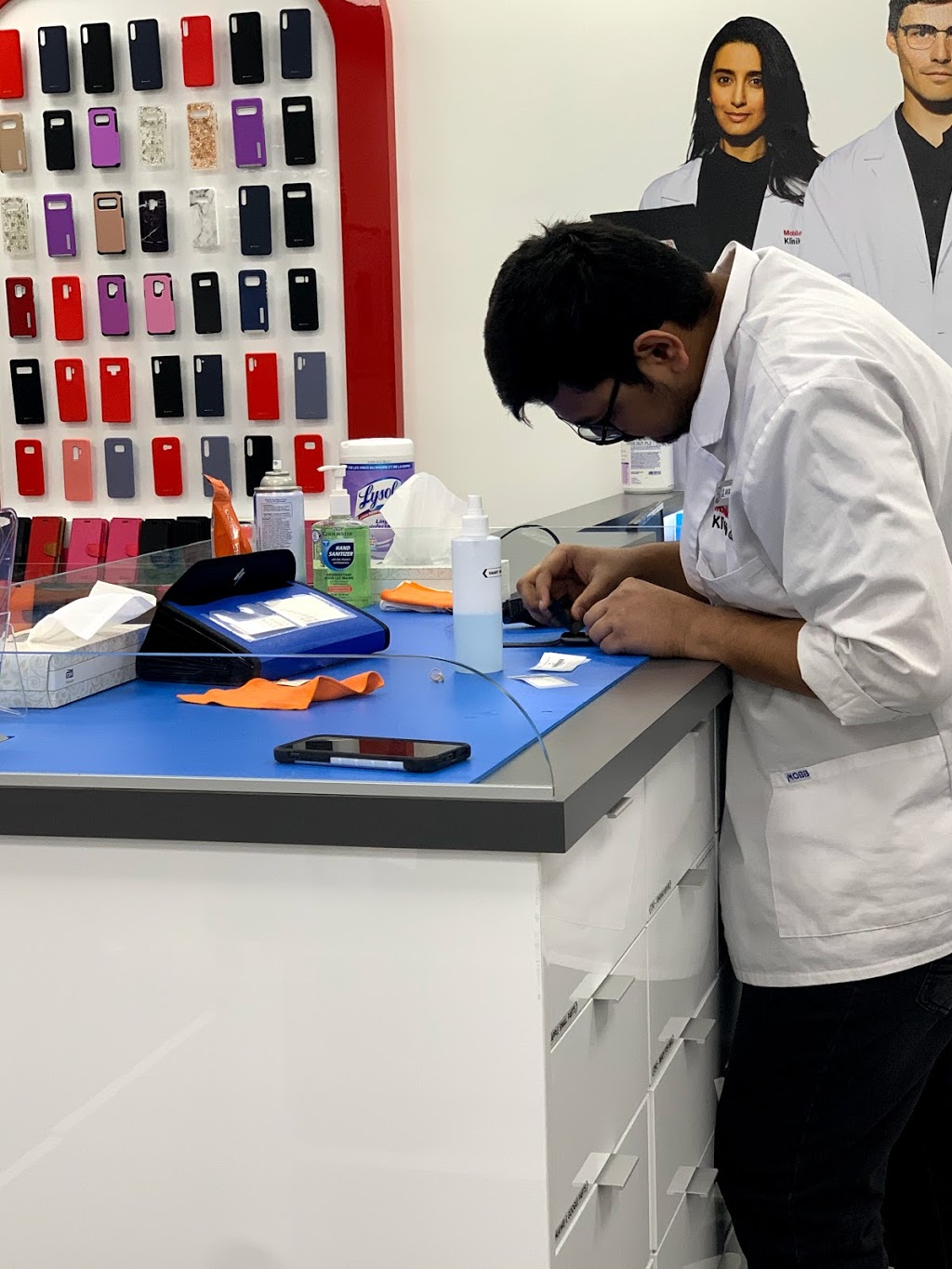 Mobile Klinik Professional Smartphone Repair - Sarnia | Inside the Walmart Supercentre, 1444 Quinn Dr, Sarnia, ON N7S 6M8, Canada | Phone: (519) 479-0737