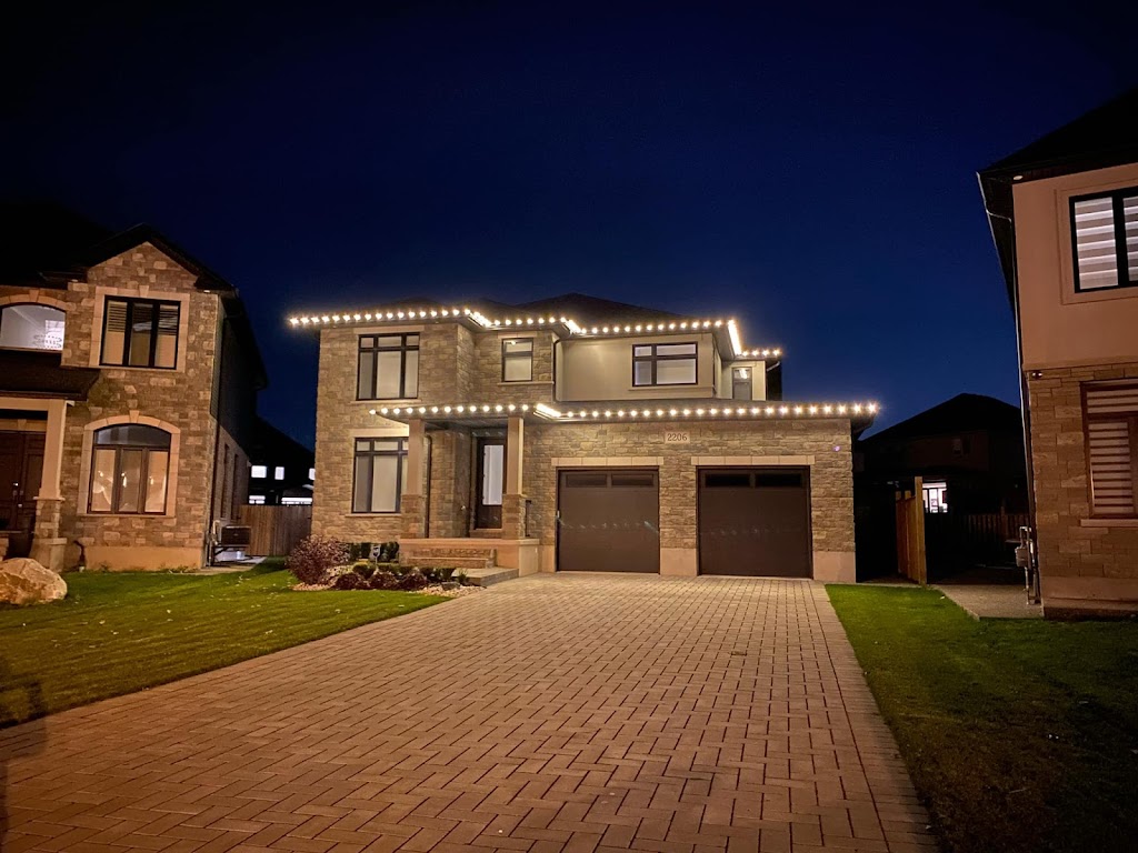 London Christmas Light Installation | 10194 Glendon Dr, Komoka, ON N0L 1R0, Canada | Phone: (519) 520-1384