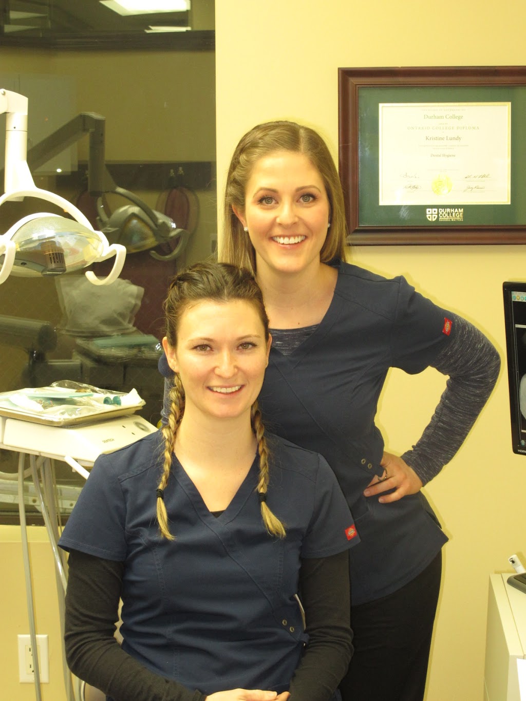 Dr Ian Gray Dental Group | 17665 Leslie St, Newmarket, ON L3Y 3E3, Canada | Phone: (289) 212-1118