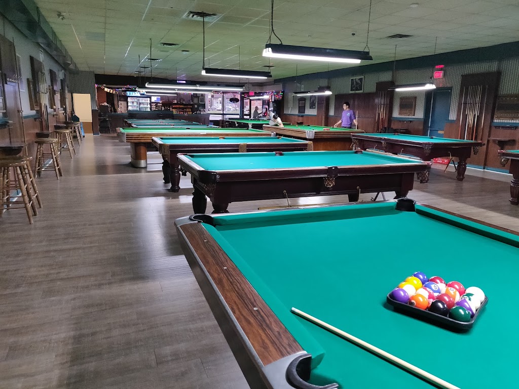 Main Billiard Lounge | 1101 Main St E Bsmt, Hamilton, ON L8M 1N7, Canada | Phone: (905) 545-4155