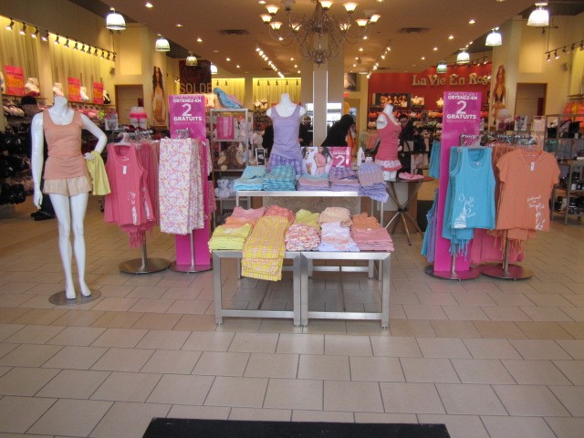 la Vie en Rose Carrefour de la rive-sud Outlet | 582 Chem. de Touraine, Boucherville, QC J4B 5E4, Canada | Phone: (450) 641-7277