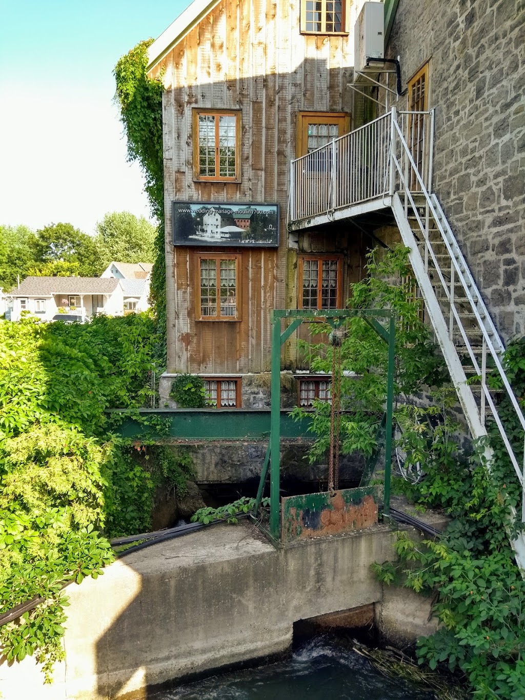 Moulin Callières Di Jasmin | 308 Chem. du Fleuve, Coteau-du-Lac, QC J0P 1B0, Canada | Phone: (450) 567-2529