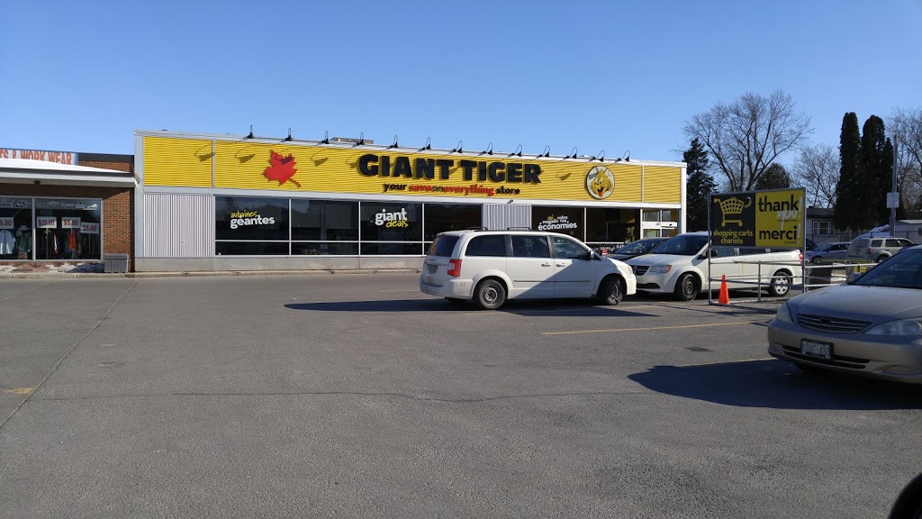 Giant Tiger | 1657 Laurier St, Rockland, ON K4K 1L4, Canada | Phone: (613) 446-4369