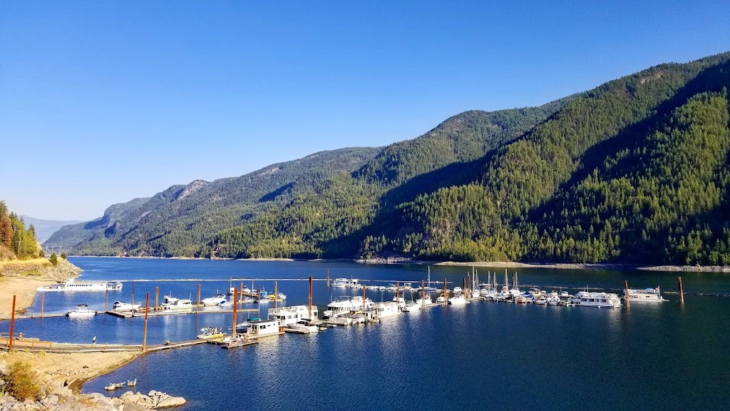 The Waterfront at Arrow Lakes | 5570 Broadwater Rd #305, Castlegar, BC V1N 0A1, Canada | Phone: (250) 365-0306