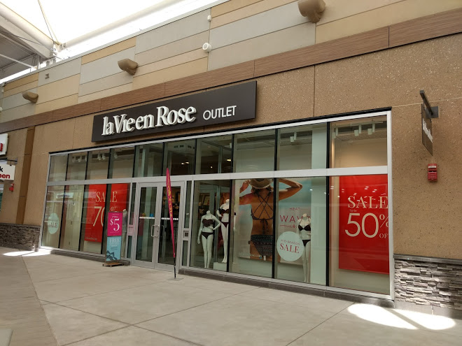 La Vie en Rose The Outlet Collection Niagara | 300 Taylor Rd UNIT #407, Niagara-on-the-Lake, ON L0S 1J0, Canada | Phone: (905) 688-5791