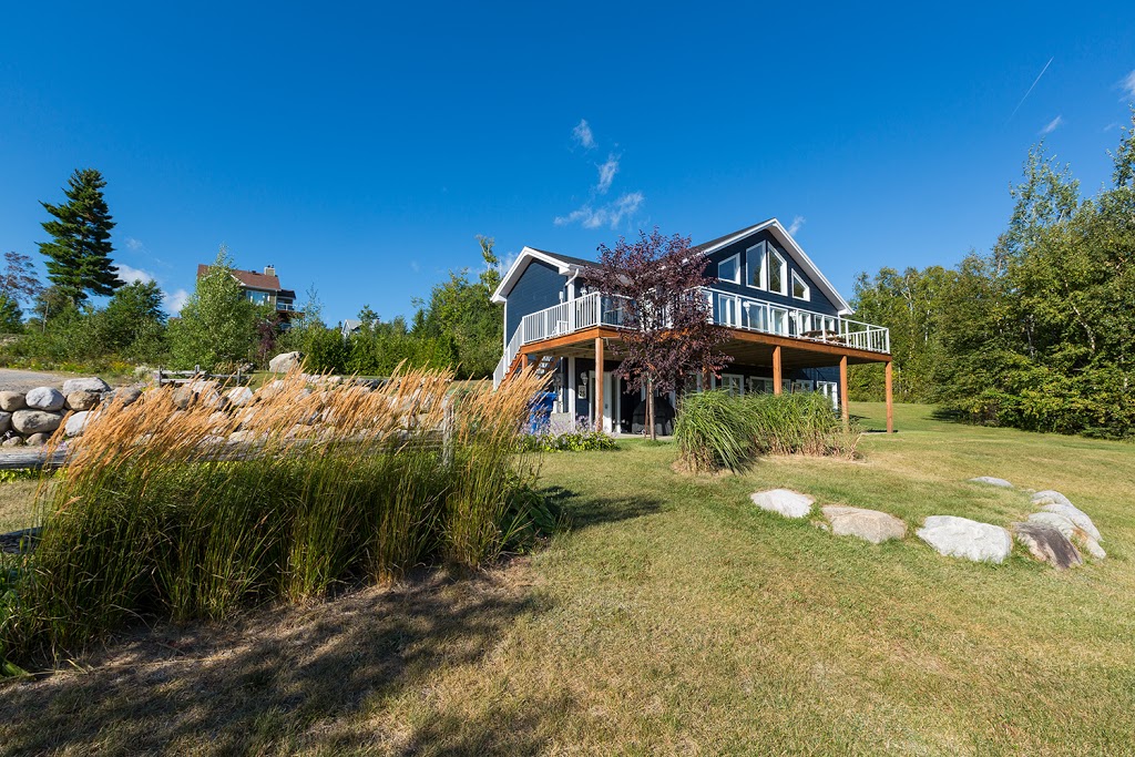 Les Chalets du Massif, chalet 26 et 28 | 28 Chemin Du Versant 26 et, Petite-Rivière-Saint-François, QC G0A 2L0, Canada | Phone: (514) 703-6711