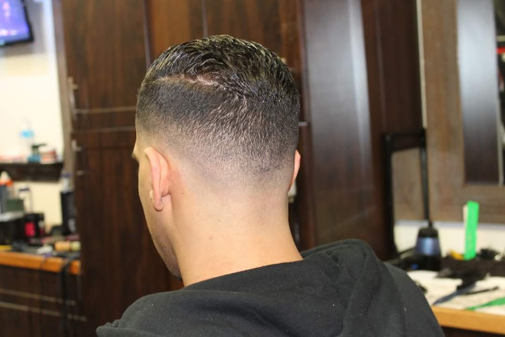 Barber Shop Le Central | 2120 Ch Ste-Foy, Québec, QC G1V 1R8, Canada | Phone: (581) 989-0181