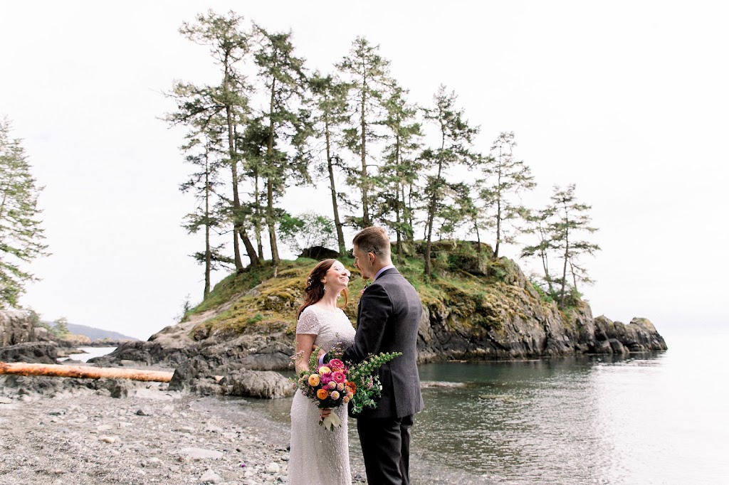 Destination Weddings Victoria | 1469 Pebble Pl, Victoria, BC V9B 0T4, Canada | Phone: (250) 589-3248