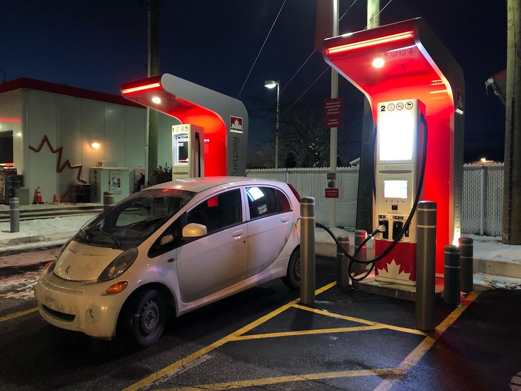 Petro-Canada Charging Station | 546 3e Rang, Sainte-Hélène-de-Bagot, QC J0H 1M0, Canada | Phone: (800) 668-0222