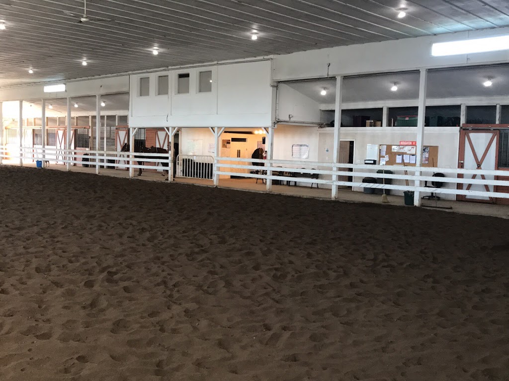 Summit Equestrian | 2007 7 Ave, Didsbury, AB T0M 0W0, Canada | Phone: (403) 350-5605