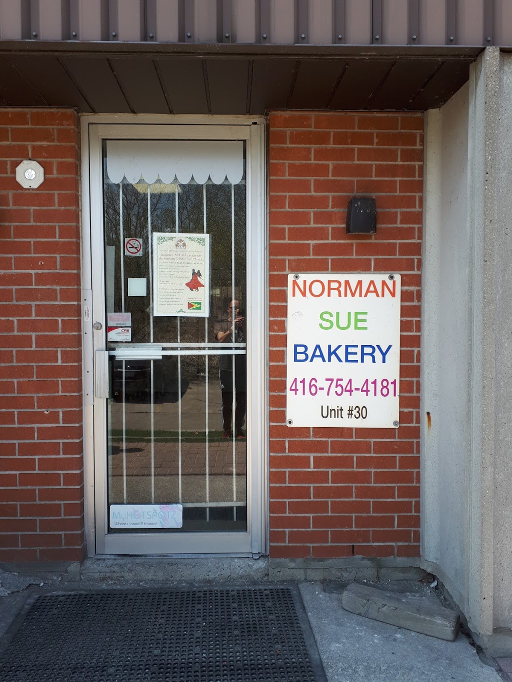 Norman Sue Bakery | 1220 Ellesmere Rd #30, Scarborough, ON M1P 2X5, Canada | Phone: (416) 754-4181