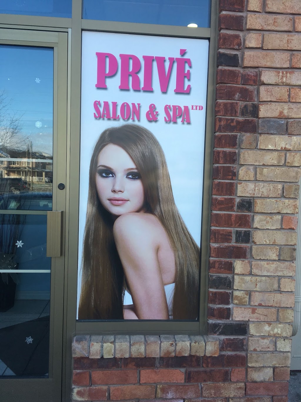 Prive Salon and Spa | 3100 Brock St N, Whitby, ON L1R 3J7, Canada | Phone: (905) 493-5887