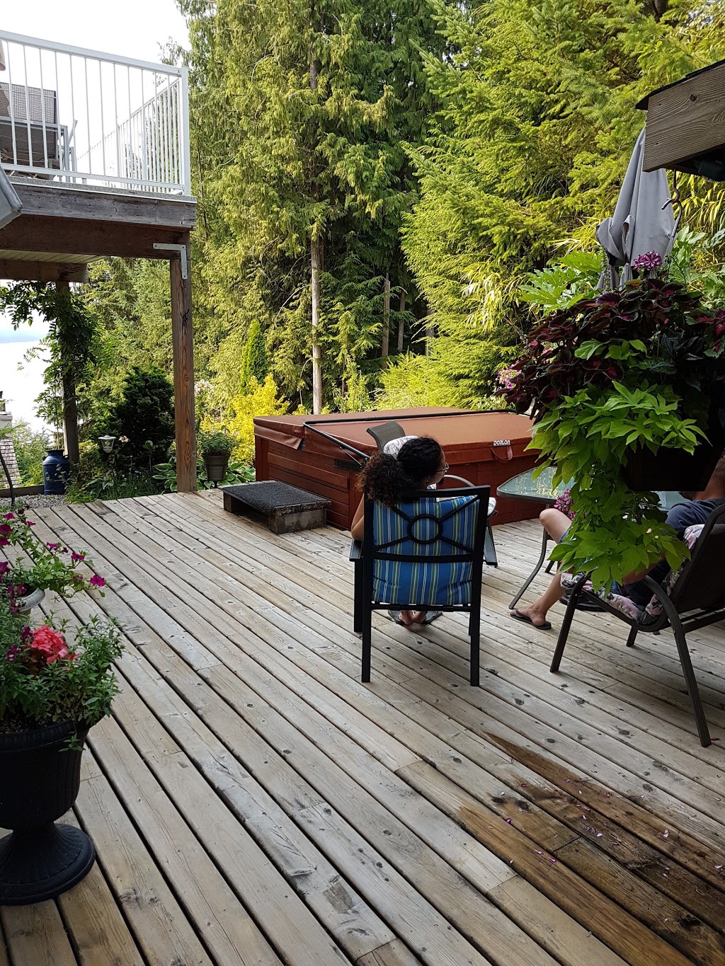 Sechelt Inlet Bed And Breakfast | 5870 Skookumchuk Rd, Sechelt, BC V0N 3A4, Canada | Phone: (604) 740-0776