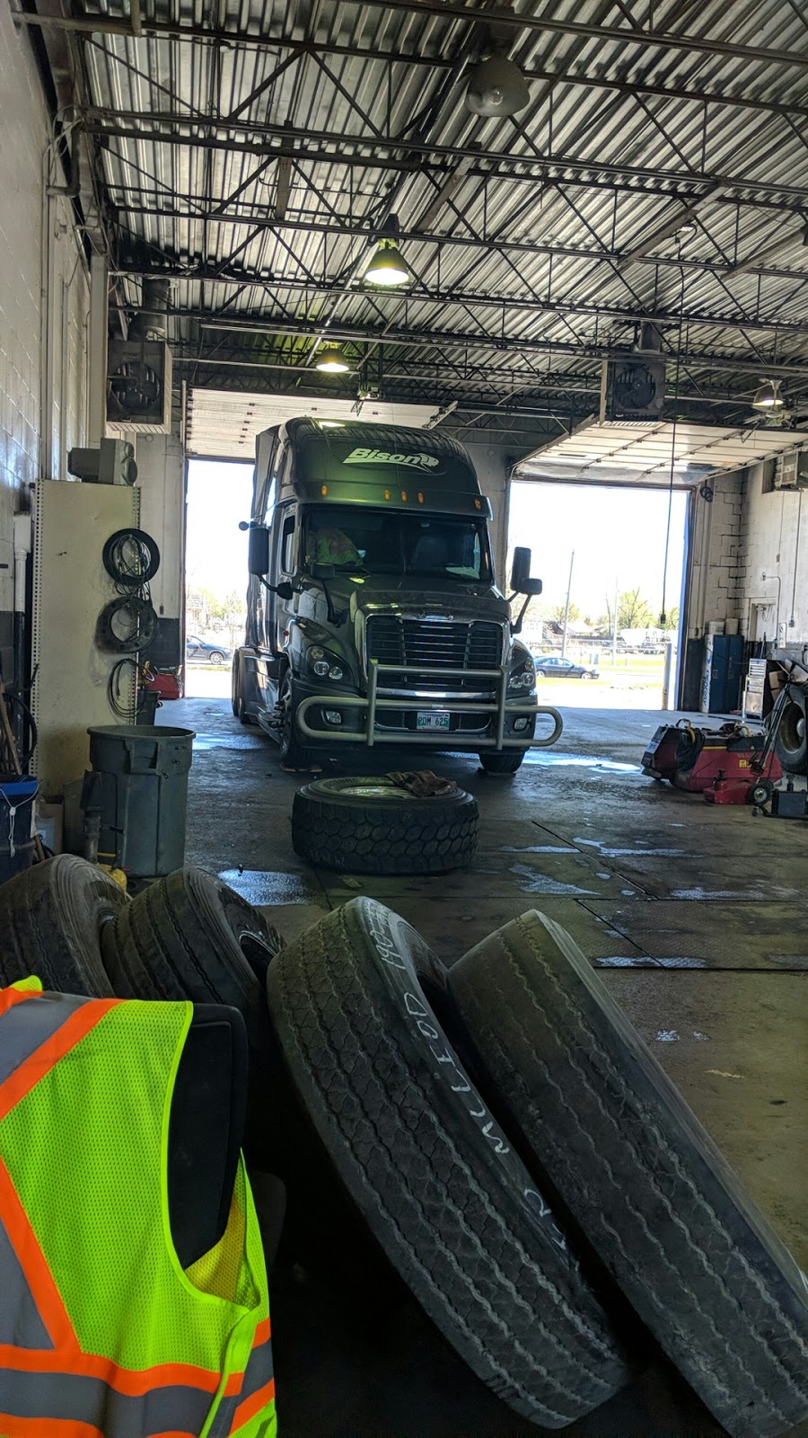 Denray Tire Ltd | 344 Oak Point Hwy, Winnipeg, MB R2R 1V1, Canada | Phone: (204) 632-5191