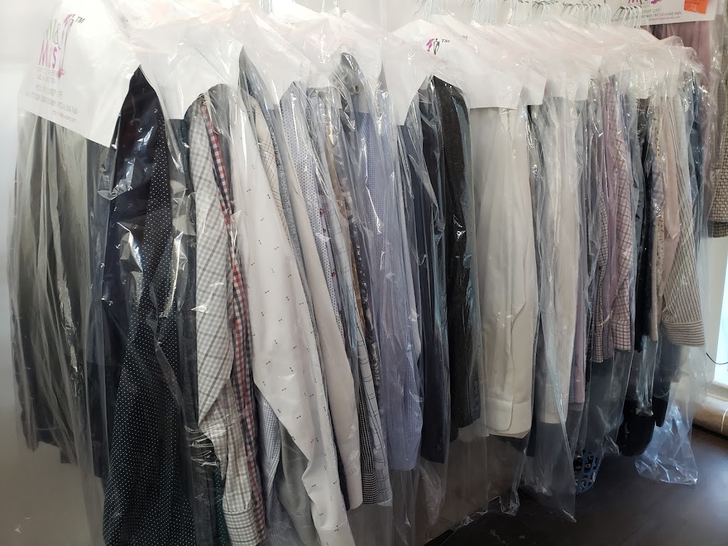 Mr&Mrs DRY CLEANERS | 622A Fleet St, Toronto, ON M5V 1B9, Canada | Phone: (416) 840-9484