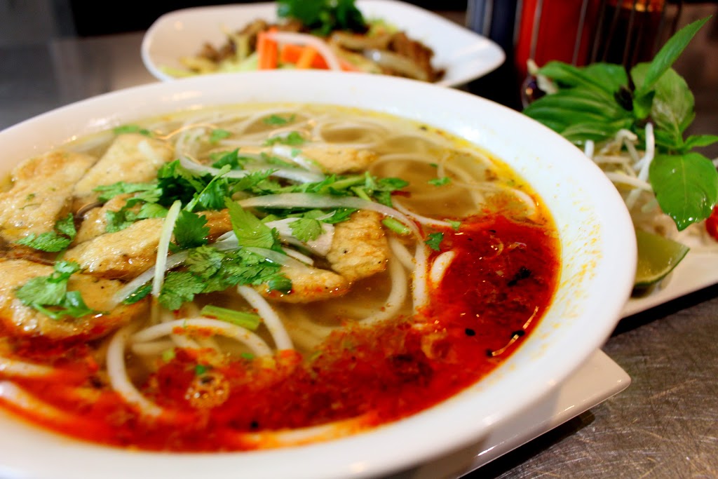 Vietnam House Restaurant | 3189 Quadra St, Victoria, BC V8X 1E9, Canada | Phone: (778) 433-8181