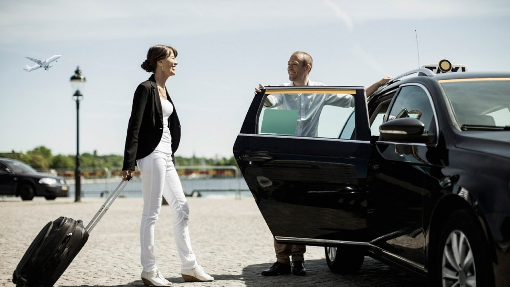 Lux Airport Limo Toronto | 21 Nutwood Way, Brampton, ON L6R 0X7, Canada | Phone: (647) 280-2553