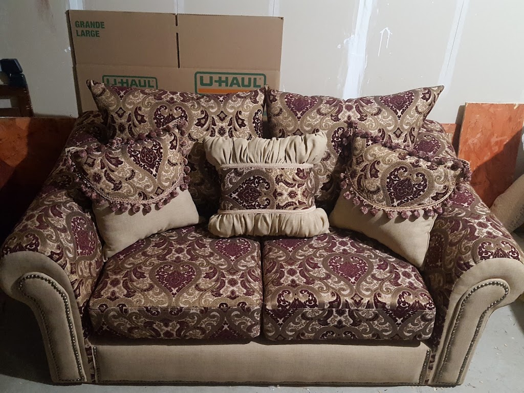 Golden Touch Upholstery and Tailoring Service | 358 Driftwood Dr, Kitchener, ON N2N 1Y6, Canada | Phone: (226) 600-7823